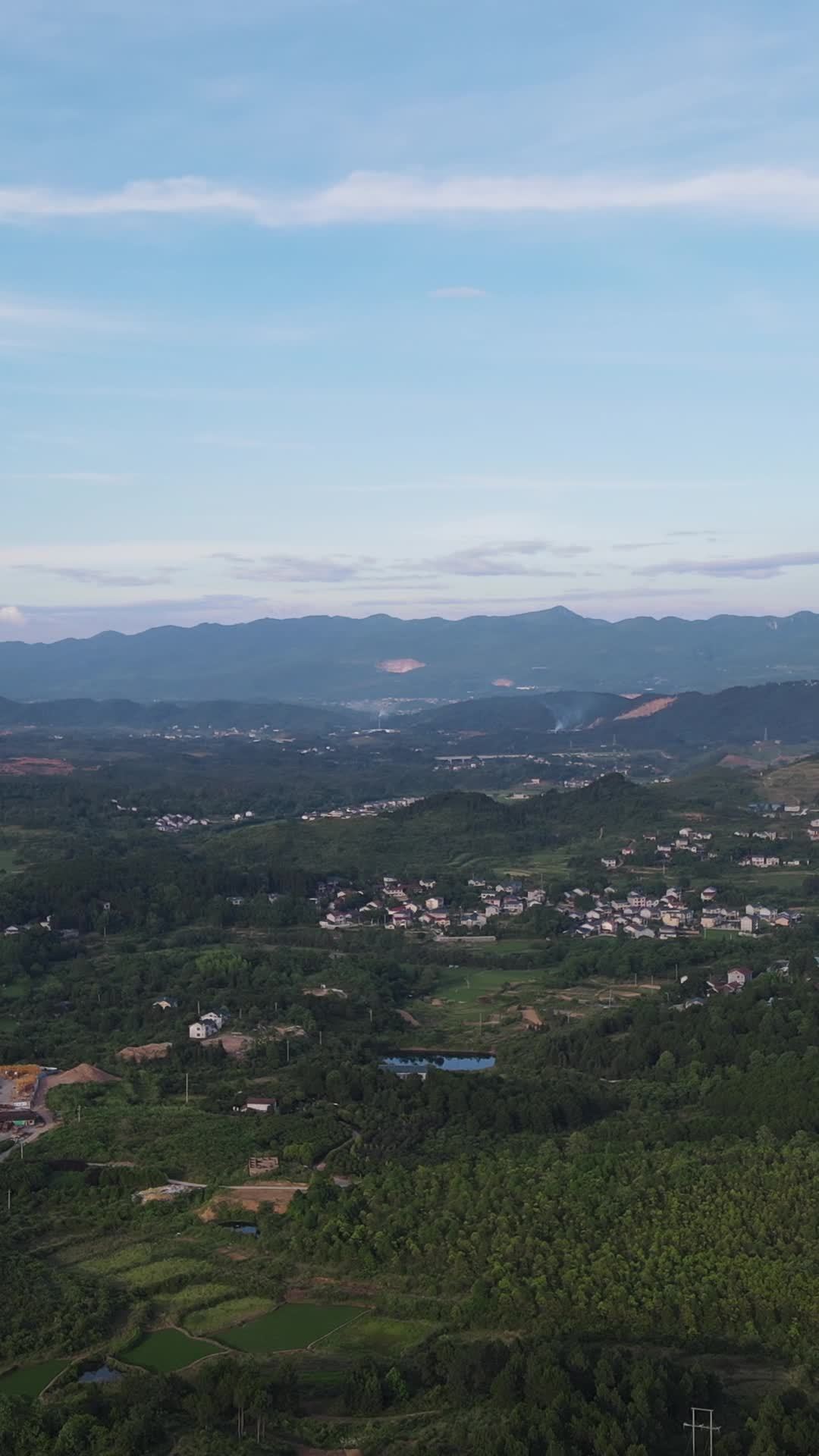 山间村落的宁静时光