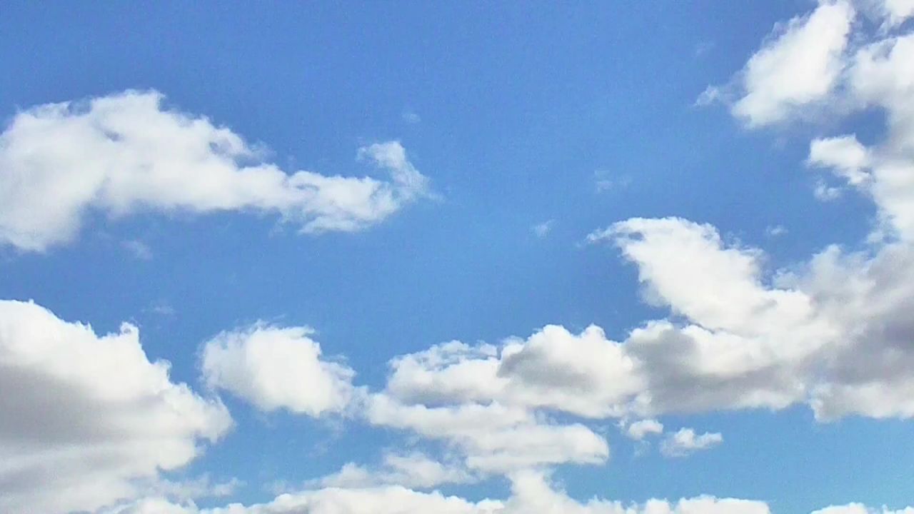 天空云云盖蓝天