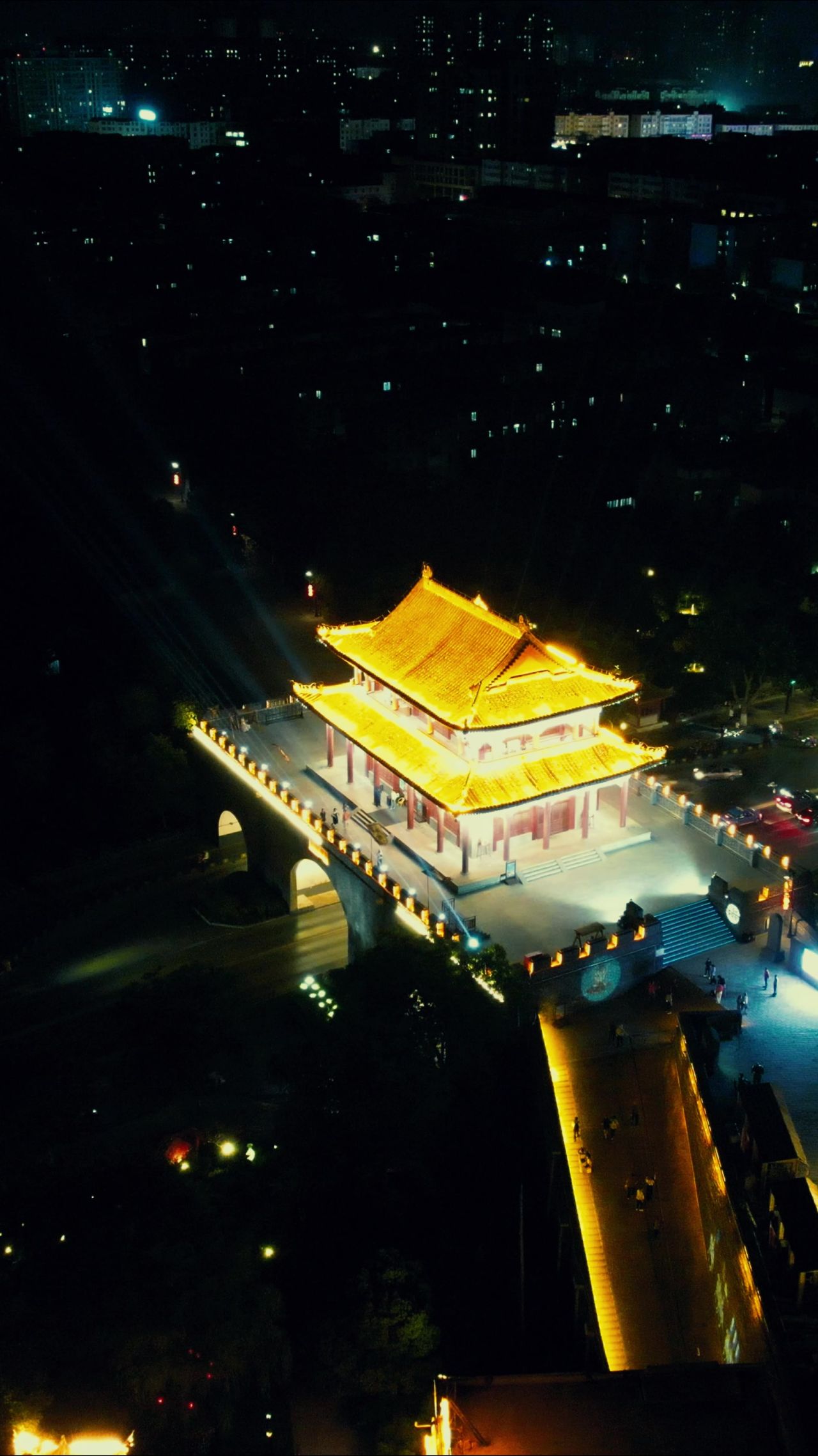 河南开封城市夜景灯光竖屏航拍  