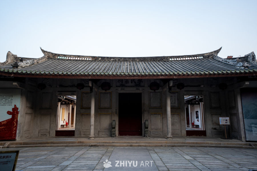 传统中式祠堂建筑