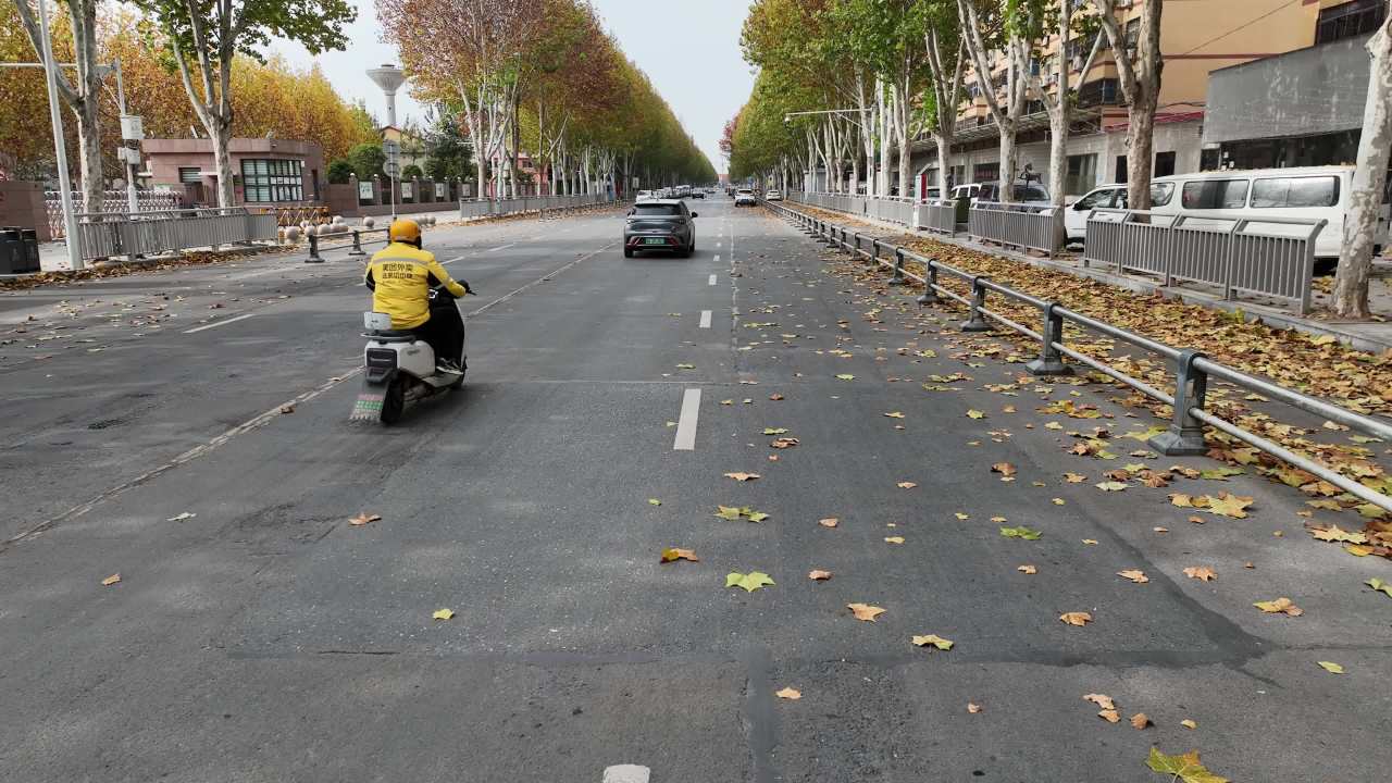 秋日城市街道