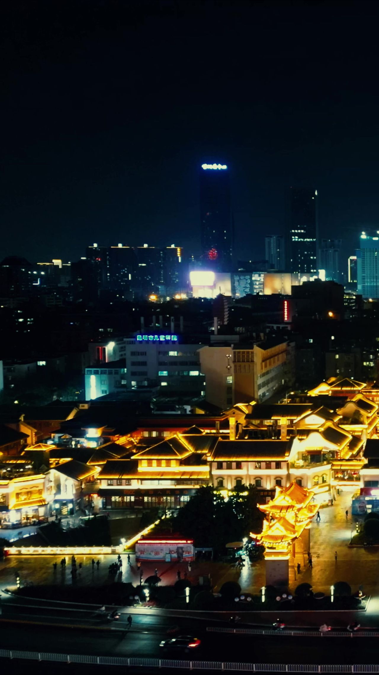 昆明碧马金鸡坊夜景竖屏航拍 