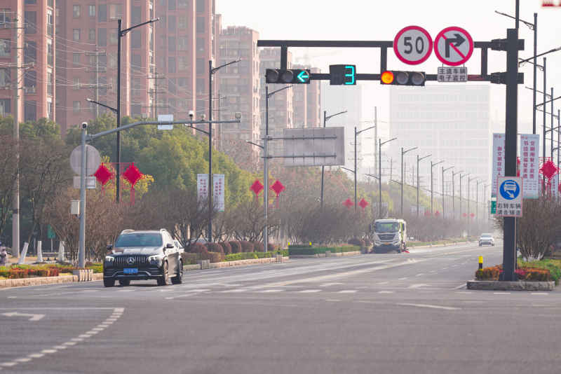 航拍昆山城镇道路风光新春氛围 30
