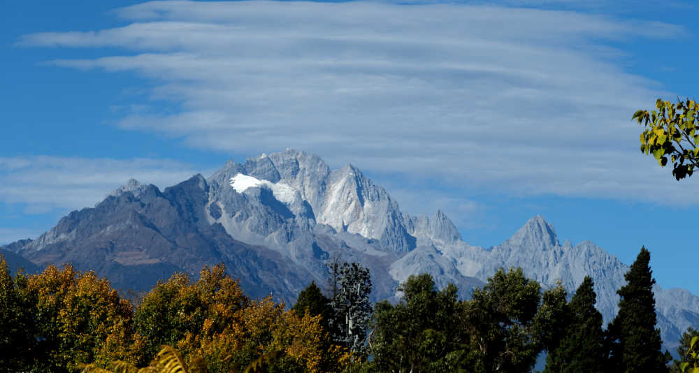 青山如黛