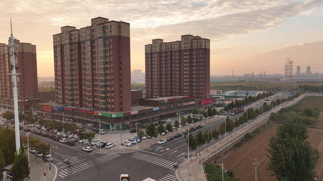 城市日落剪影