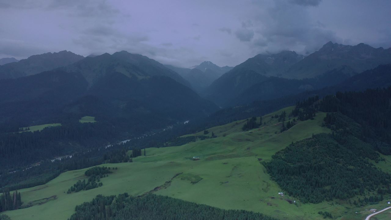 山间静谧