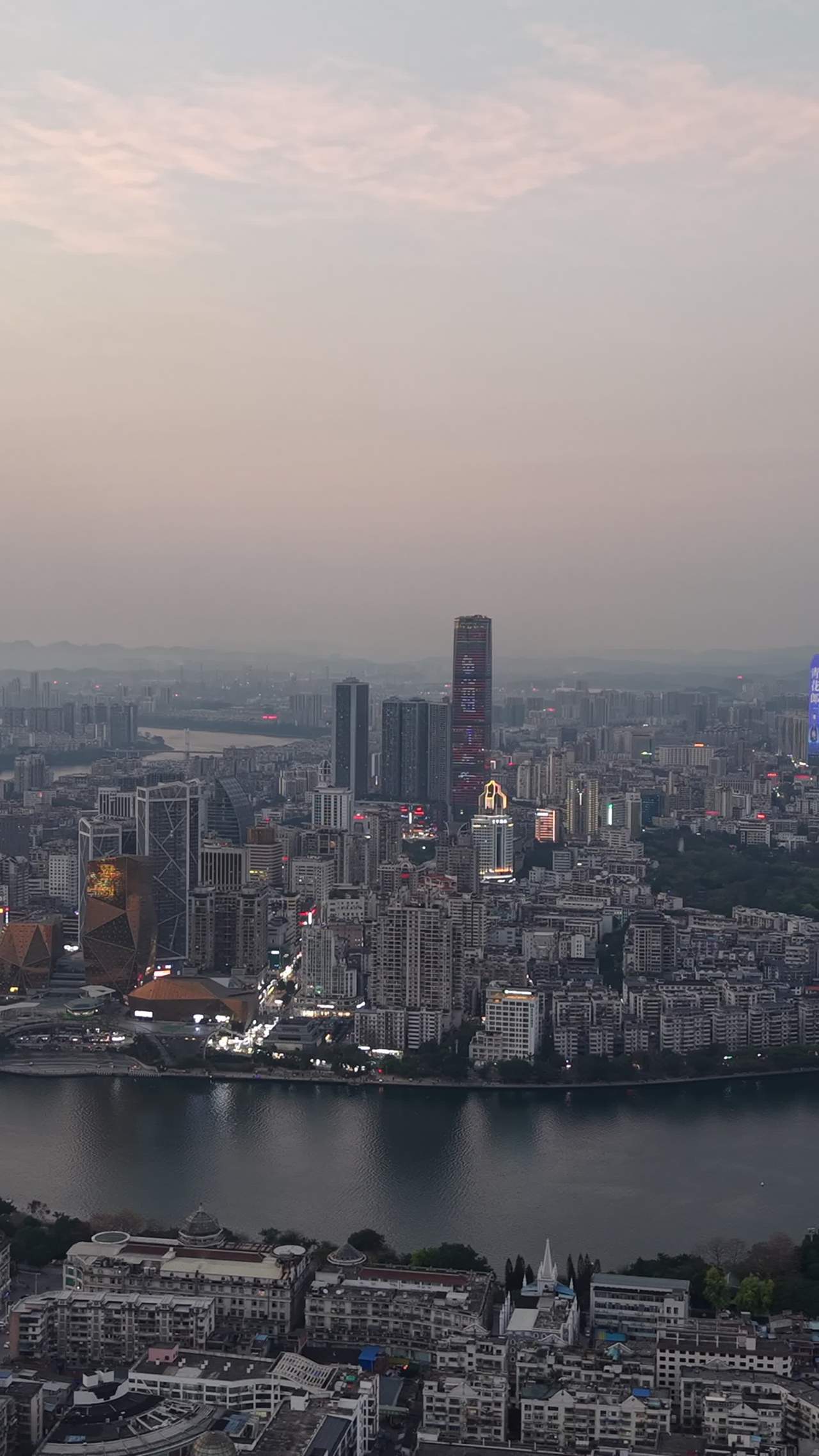 城市日落全景