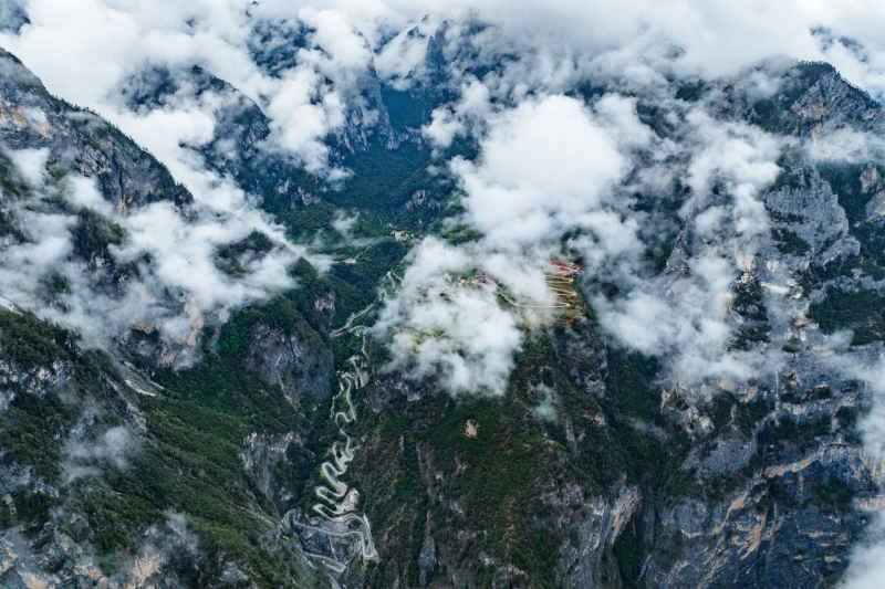 雾中藏村