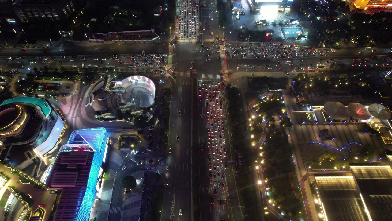 东莞大道城市夜景拥堵交通车辆行驶航拍 