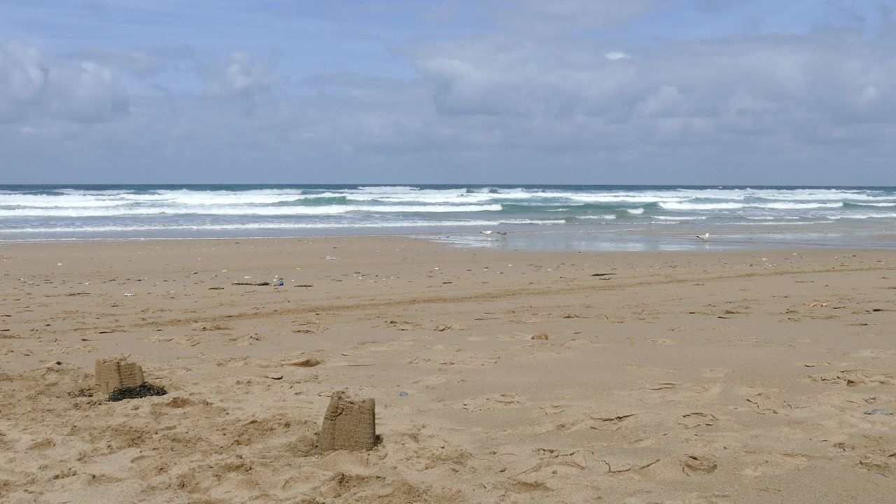 海滩沙子城堡海波