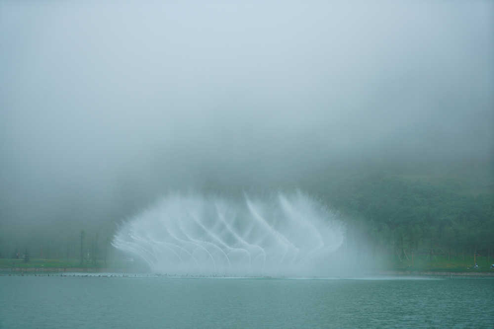 云雾中的喷泉