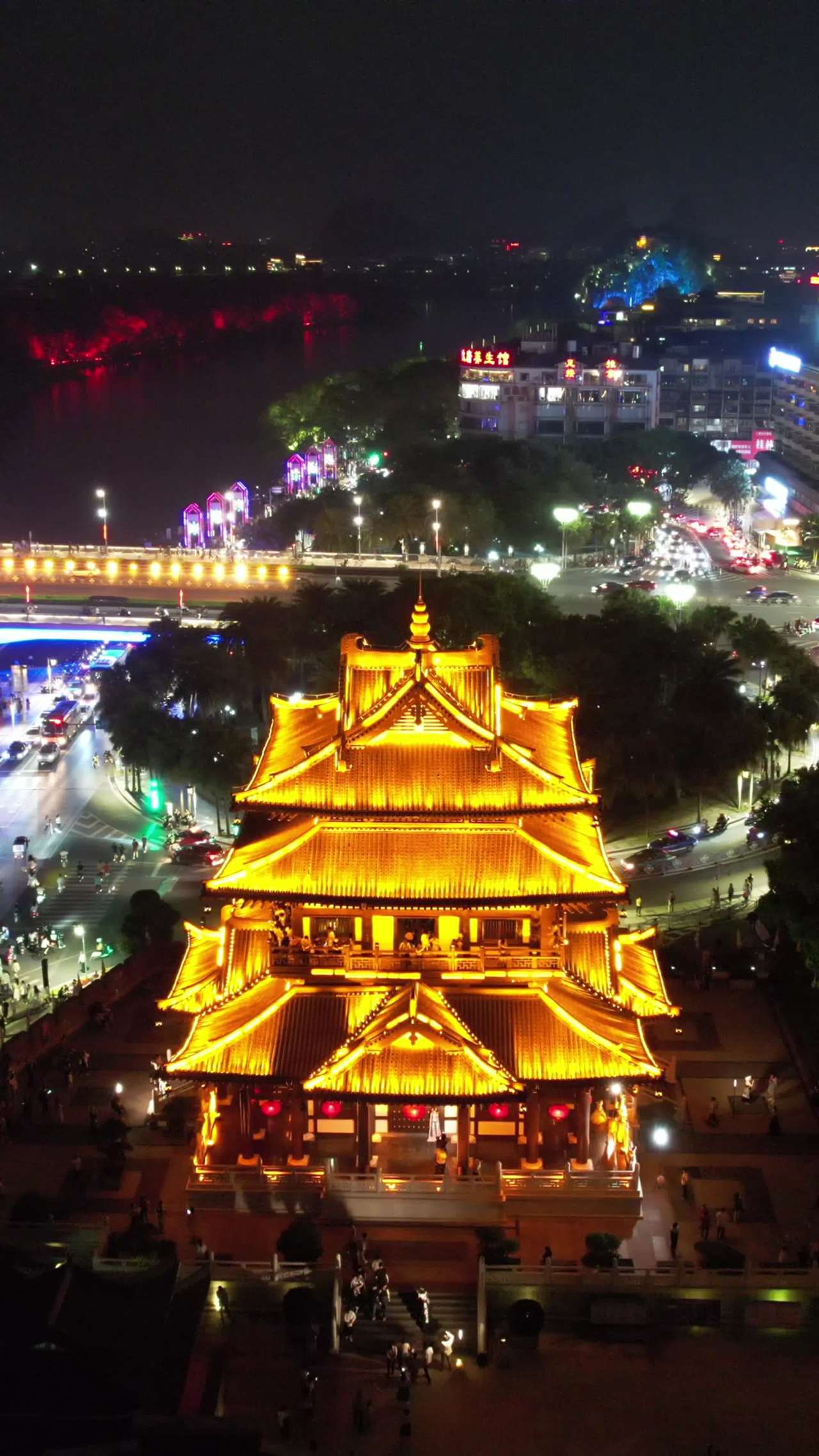 灯火辉煌的古塔夜景