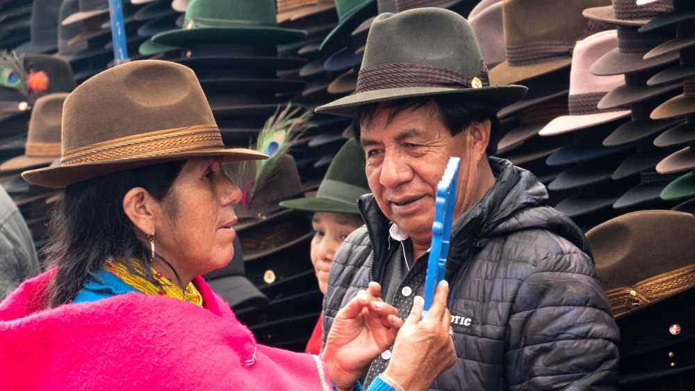厄瓜多尔市场采购帽子