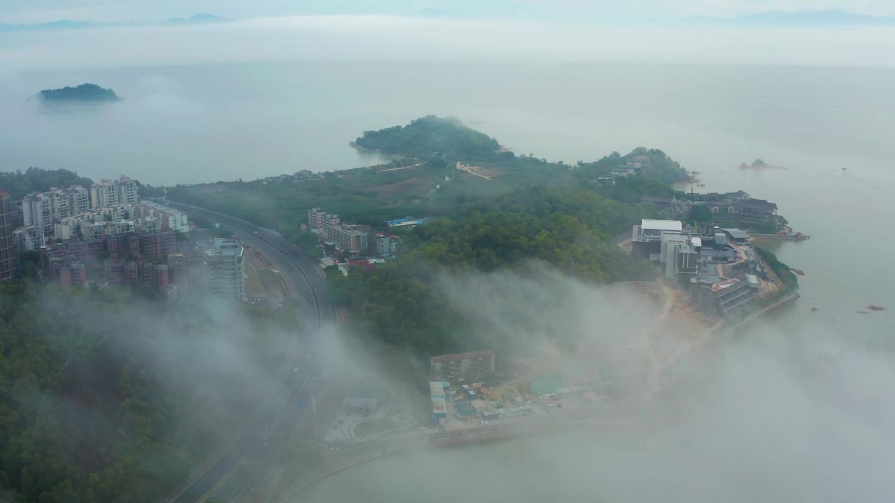  珠海三月空中俯瞰云雾缭绕自然景观四