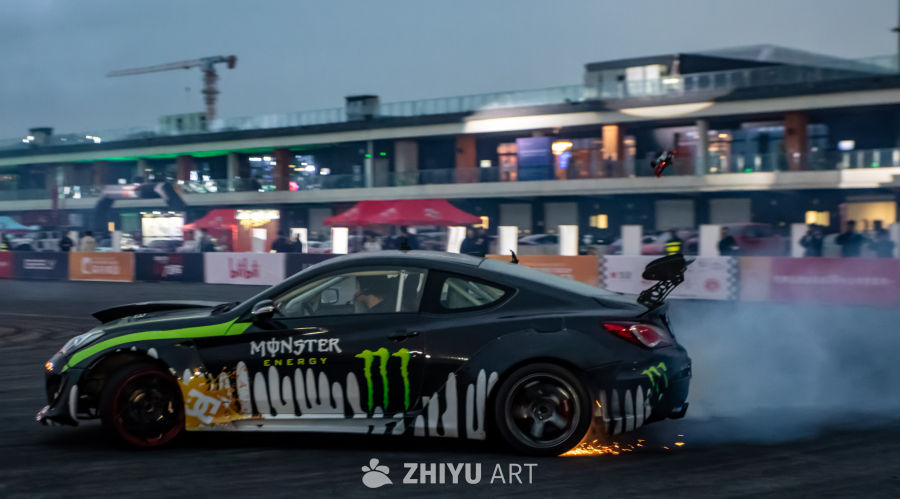 Monster Energy赛车漂移瞬间