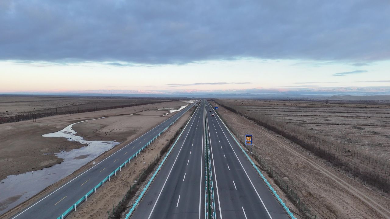 新疆S22高速公路 19