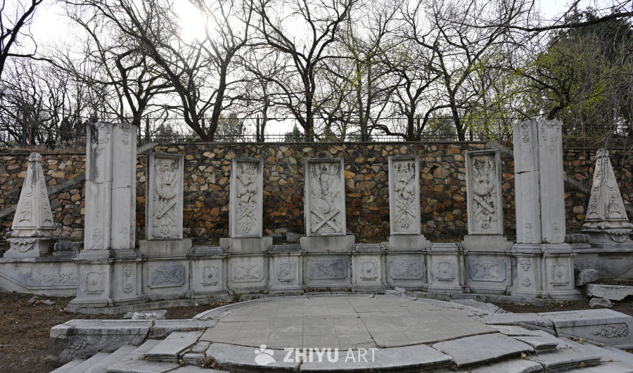 石雕遗迹的静谧之美
