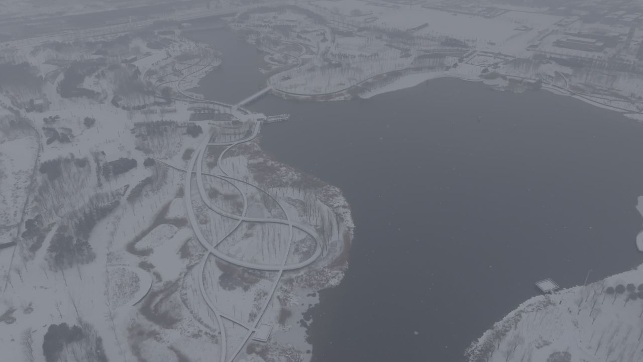 冬日雪湖公路