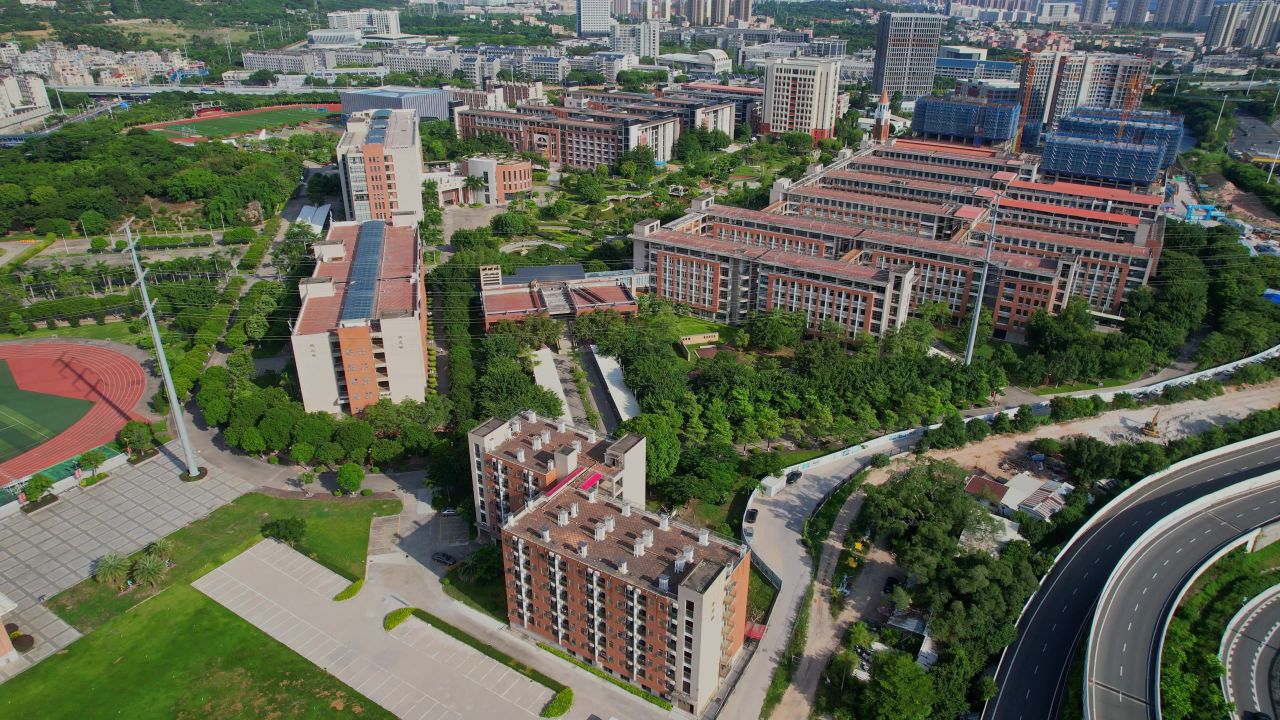 航拍厦门华夏学院 4