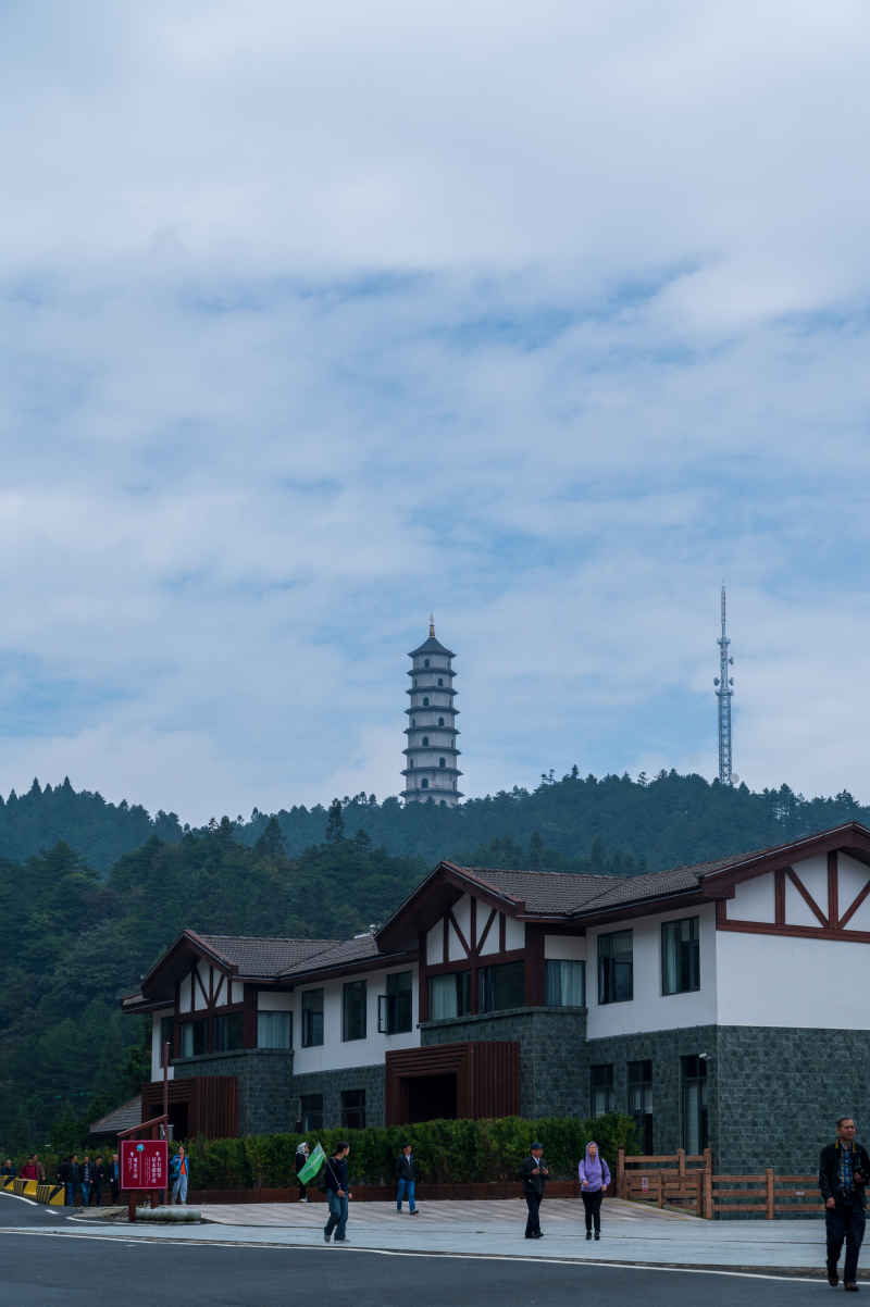 明月山上的古塔