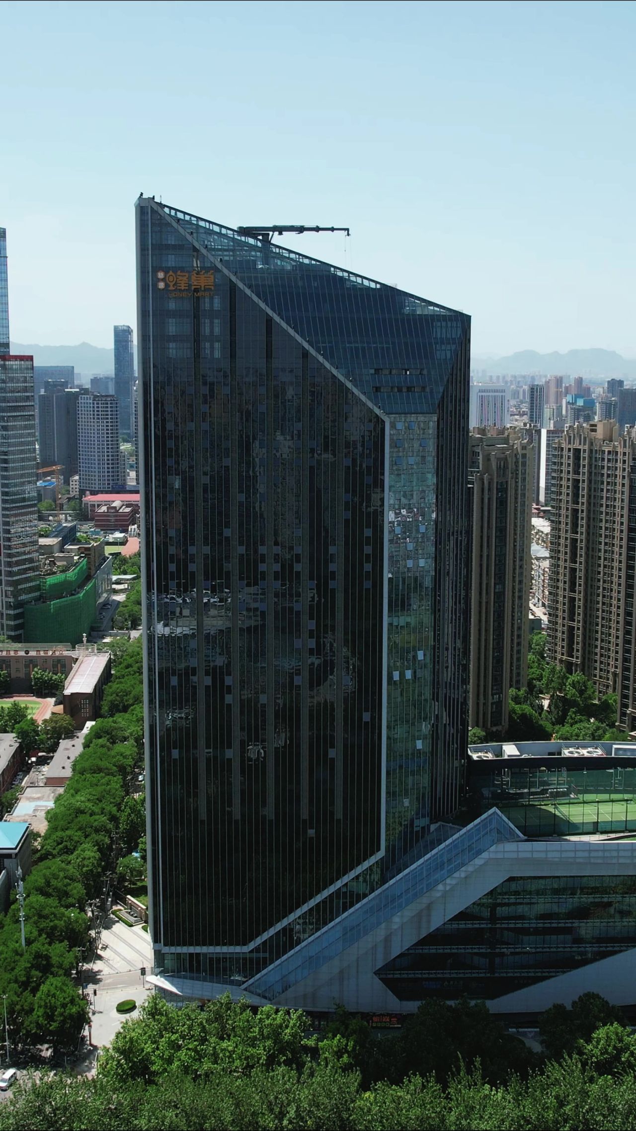 河北石家庄城市交通竖屏航拍