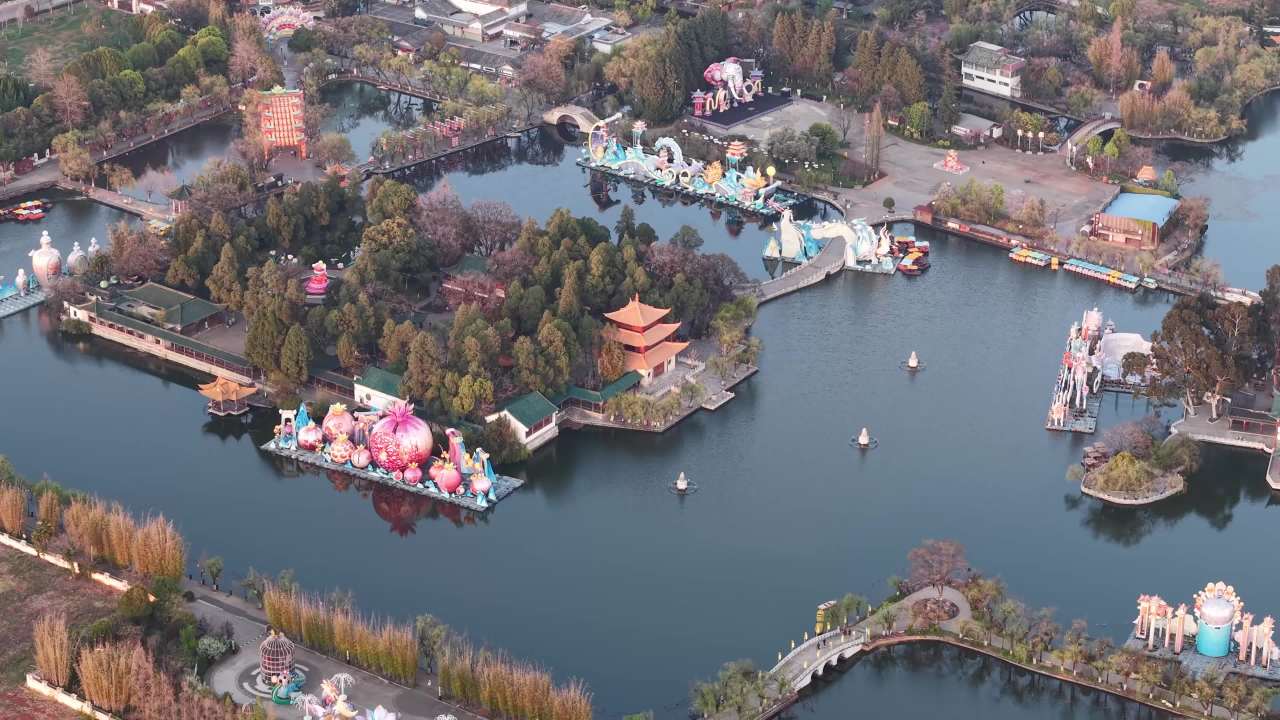 湖畔乐园晨曦