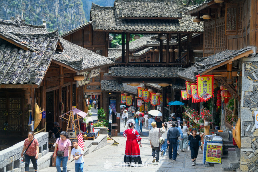 贵州兴义峰林布依景区 11