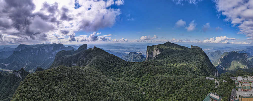 航拍湖南张家界天门山5A景区全景图