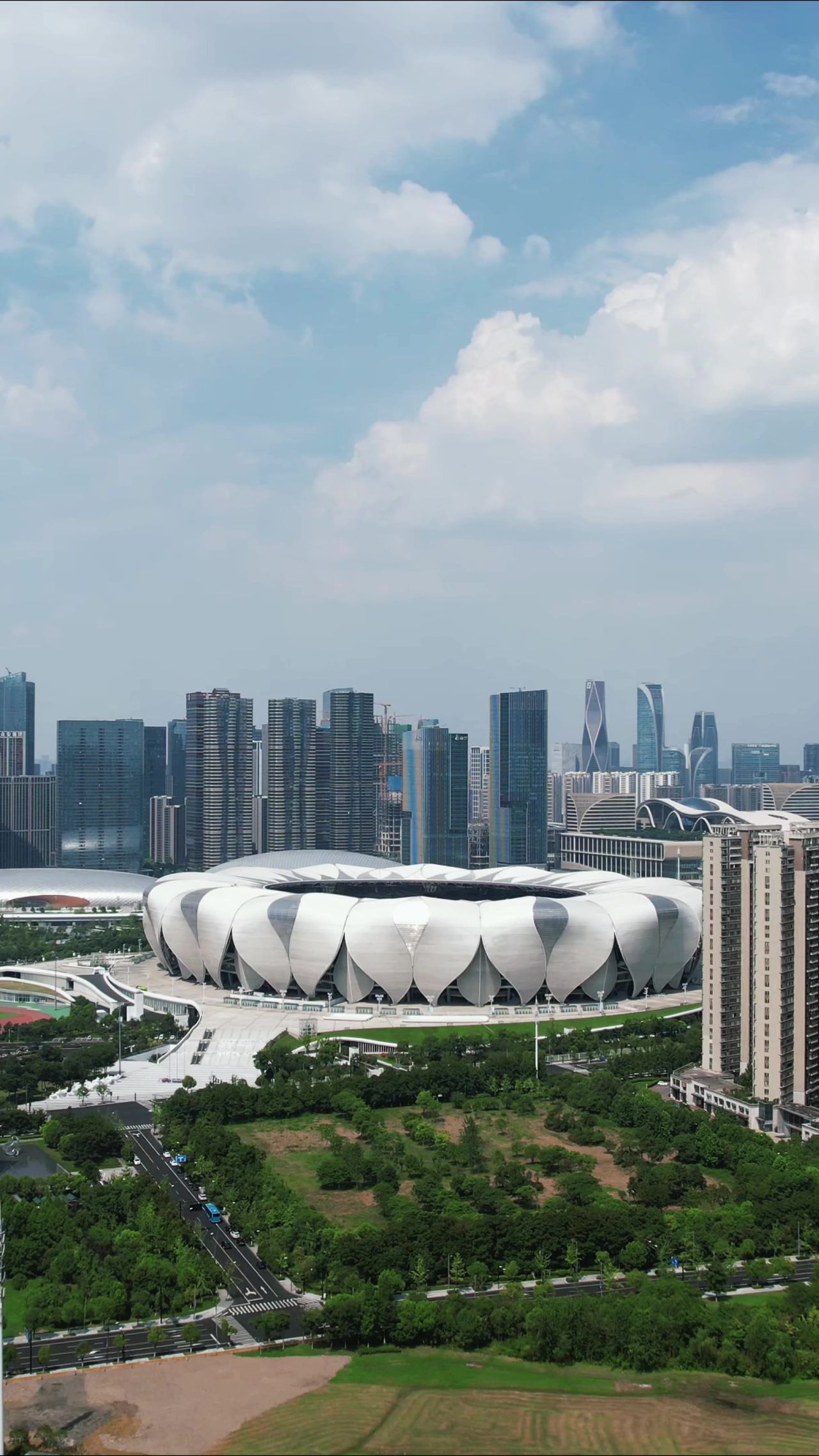浙江城市风光奥体博览中心竖屏航拍 