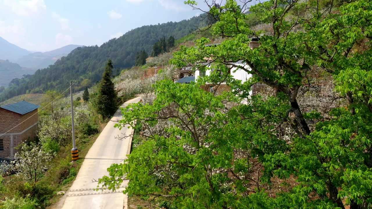 乡村山间小路