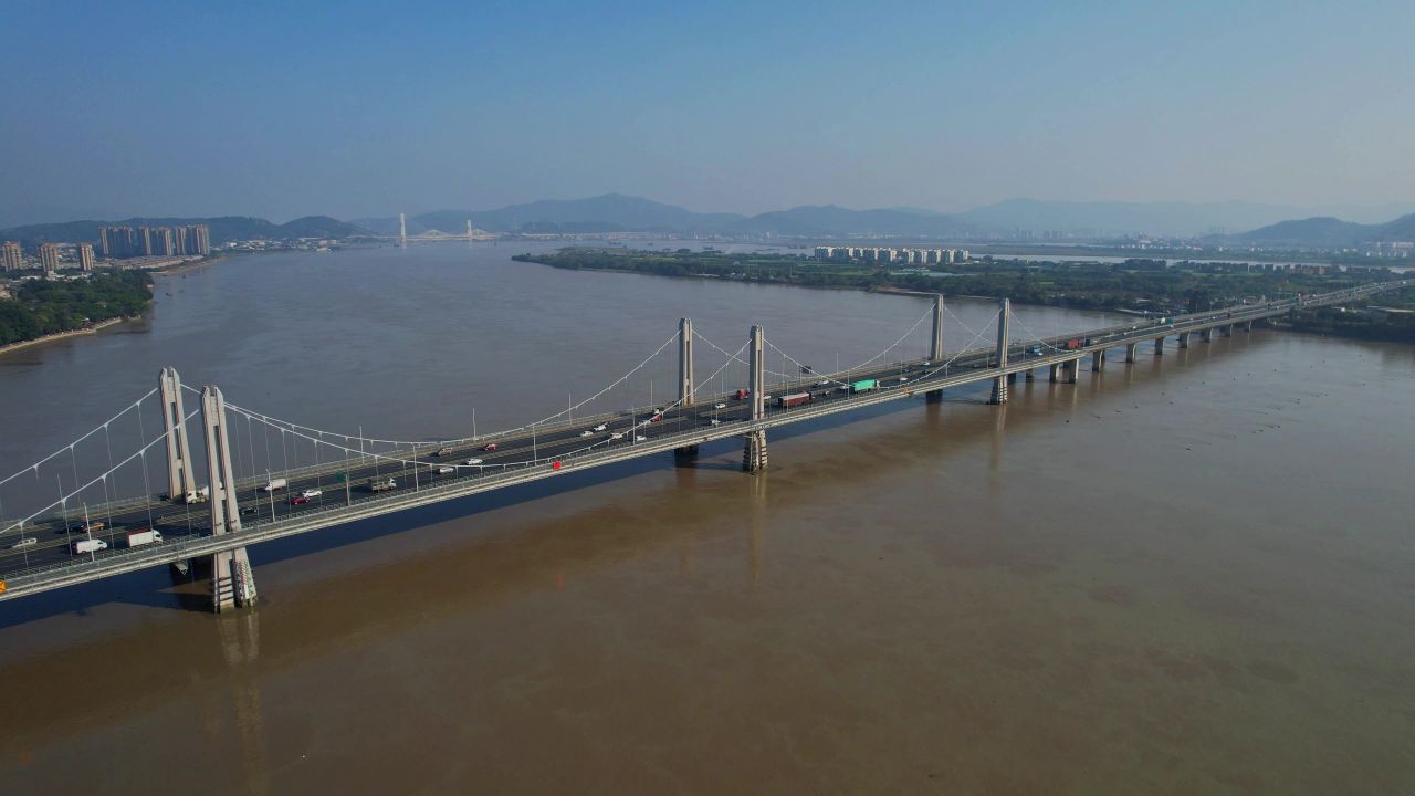 航拍福州螺洲大桥建筑风光 1