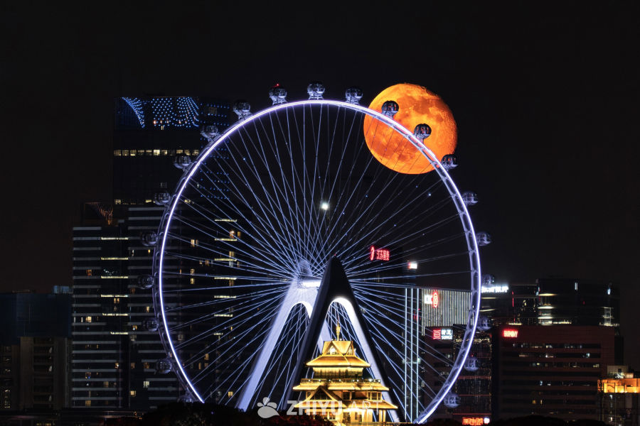 苏州摩天轮悬月 1