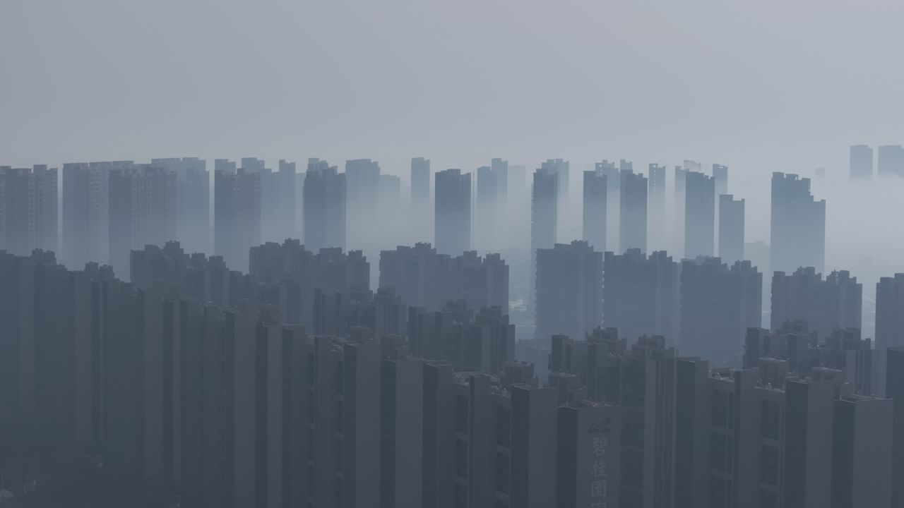 雾中城市