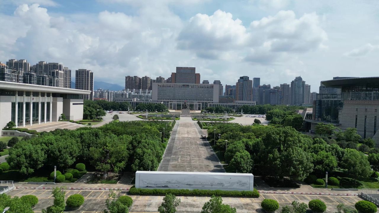  航拍福建龙岩市政府人民广场