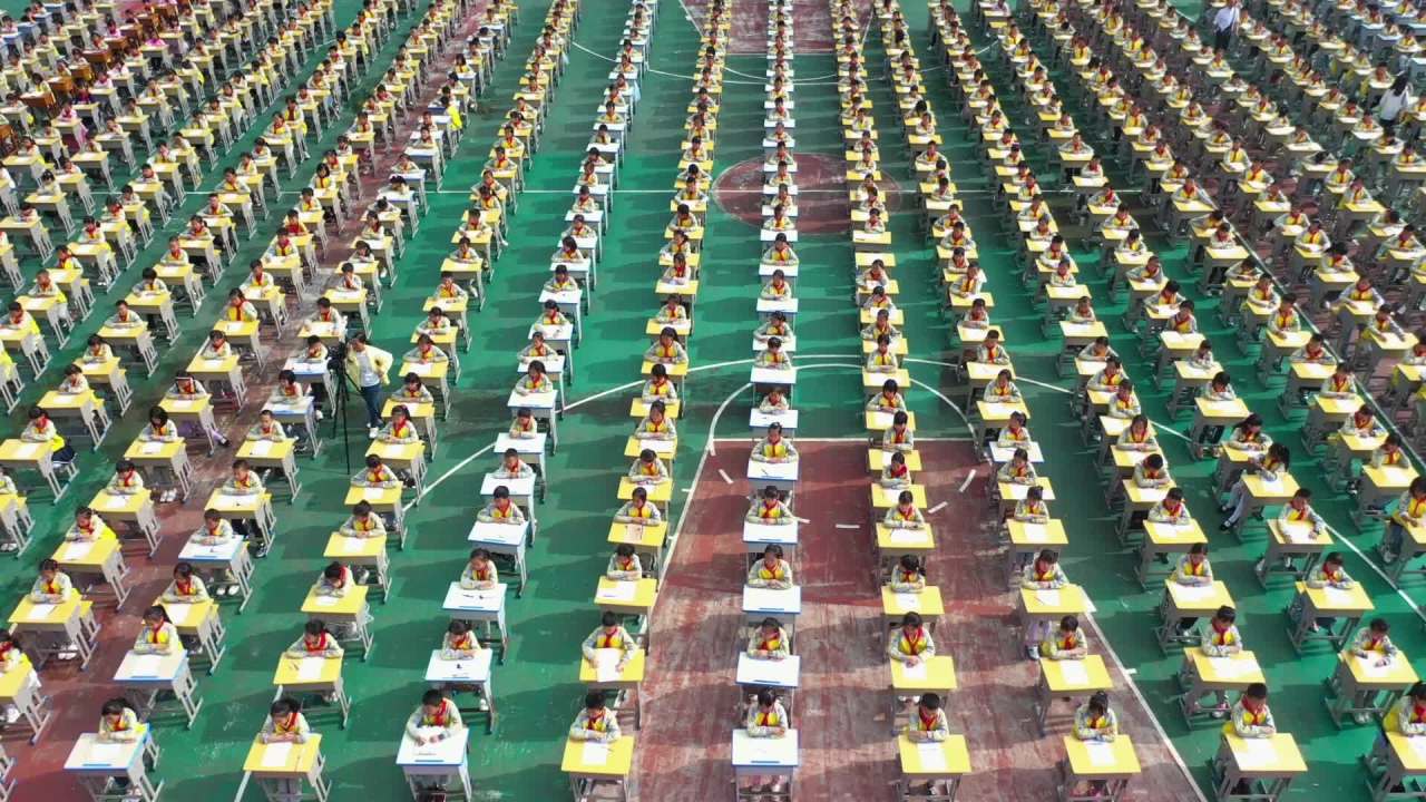 中小学生校园千人书法比赛活动航拍