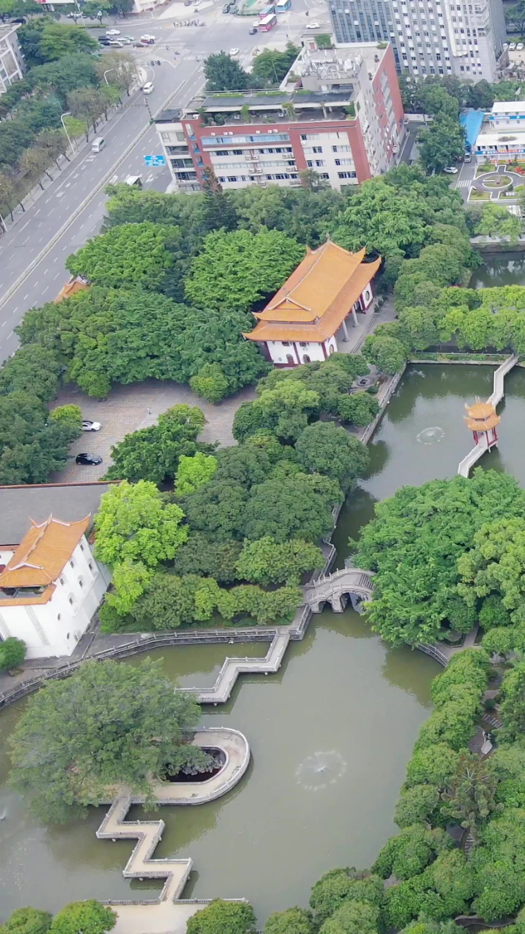  旅游景区福州西禅古寺竖屏航拍