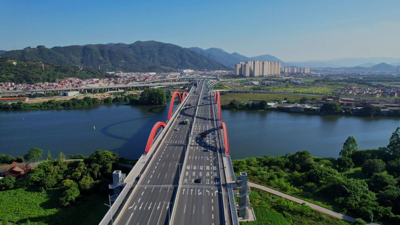 航拍漳州马洲大桥建筑风光