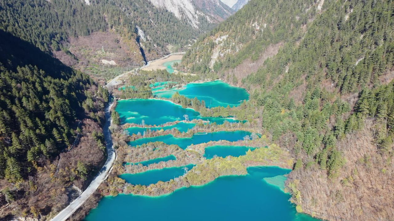 航拍九寨沟树正群海秋景