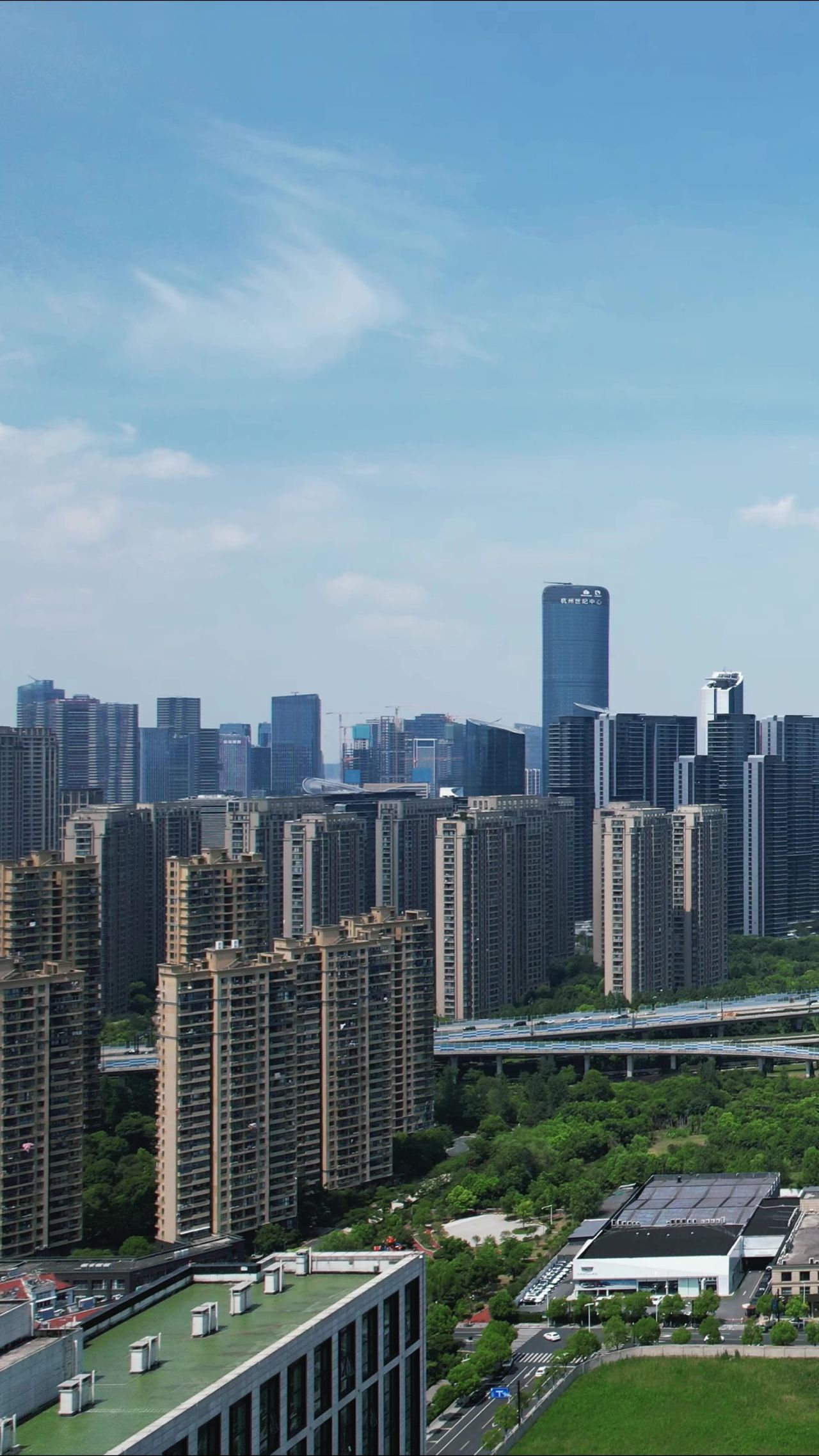 杭州滨江新区城市建设交通竖屏航拍  