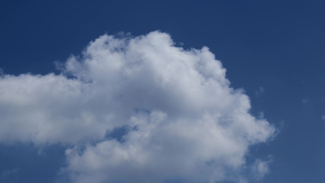 4K蓝天白云云走 快速翻滚的白云延时摄影