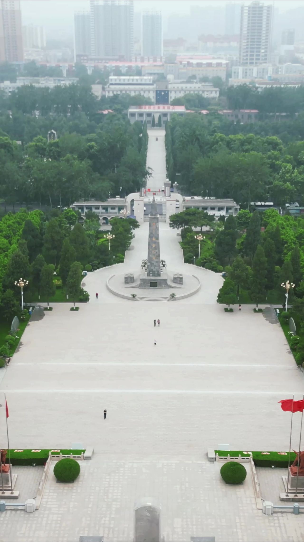 河北邯郸烈士公园竖屏航拍  