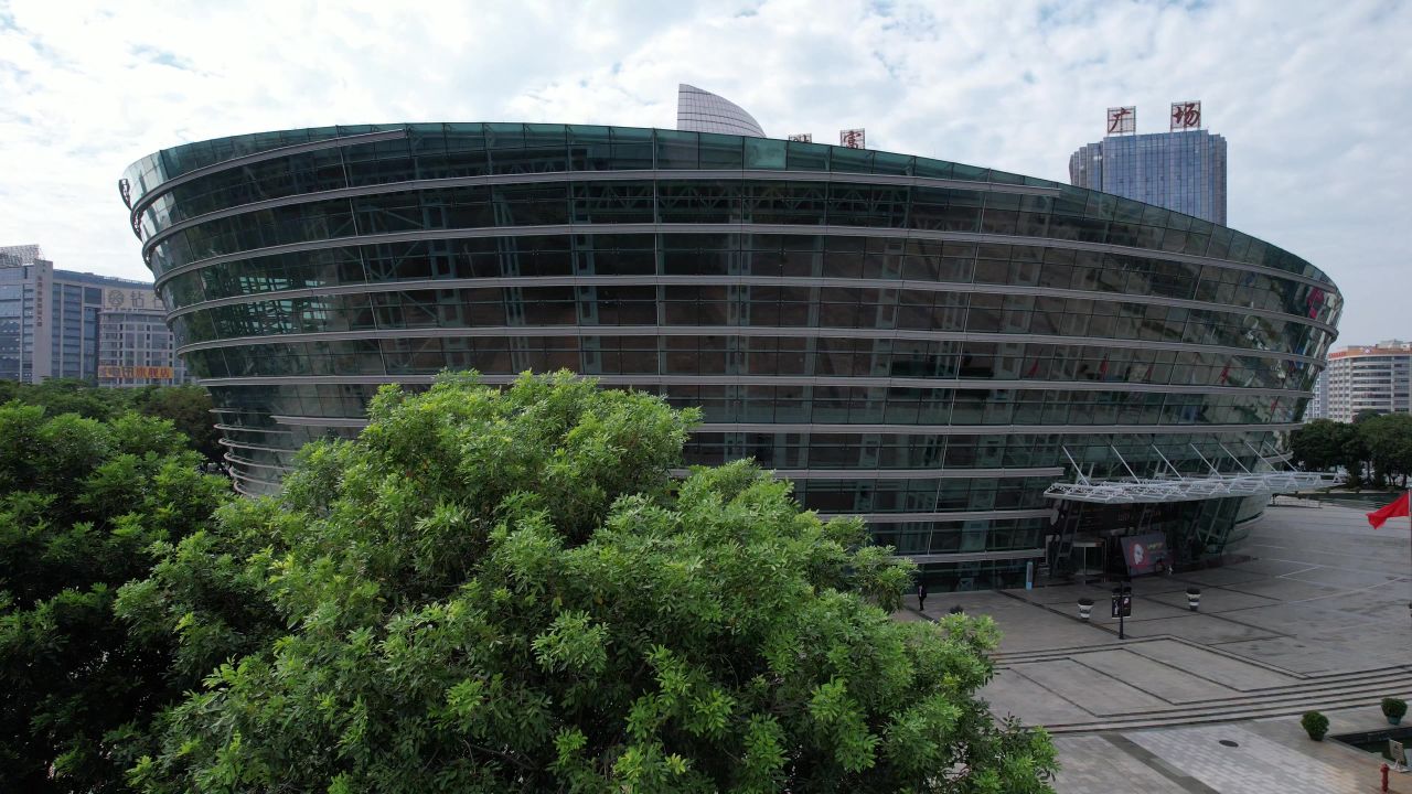 广东东莞玉兰大剧院地标建筑航拍 