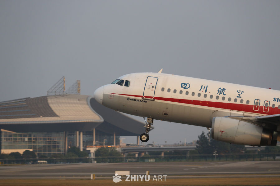 川航A320飞机起飞瞬间