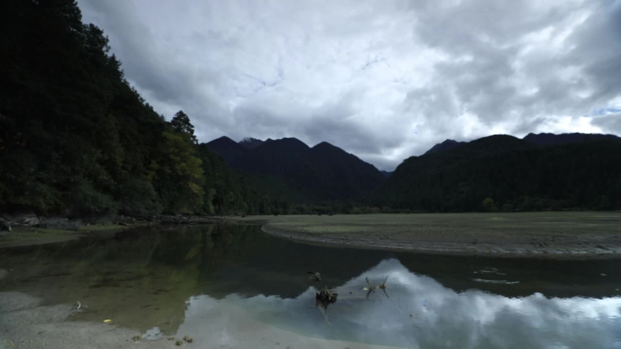 远山近河