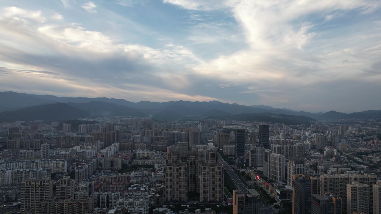 福建龙岩城市大景蓝天白云航拍