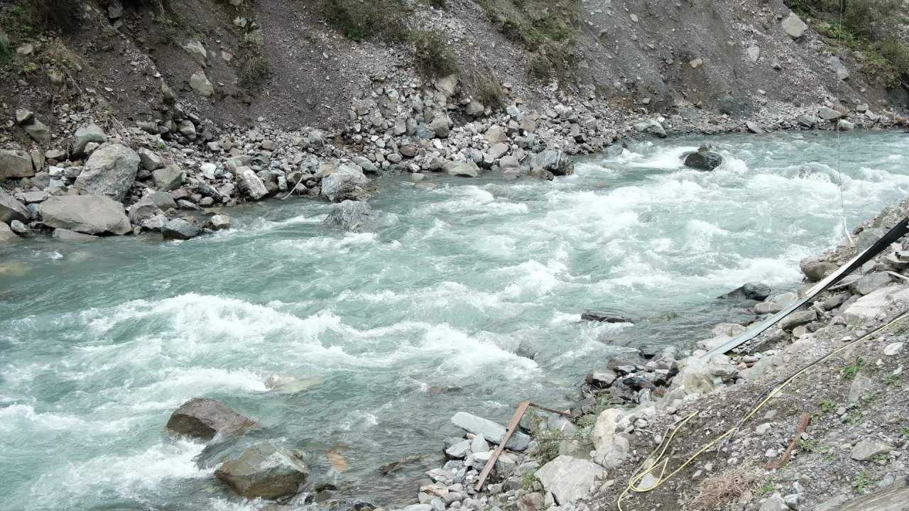 川西冰川流水