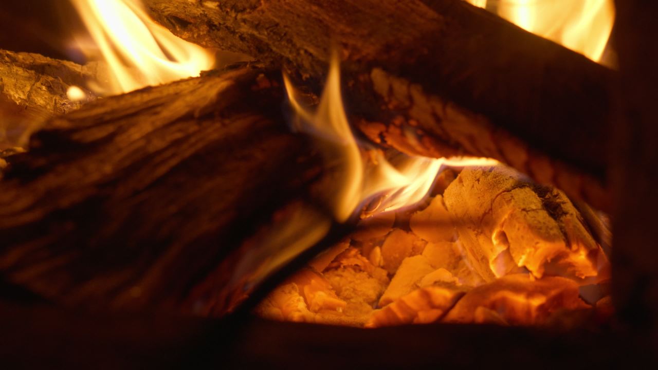 燃烧的木柴炭火 19