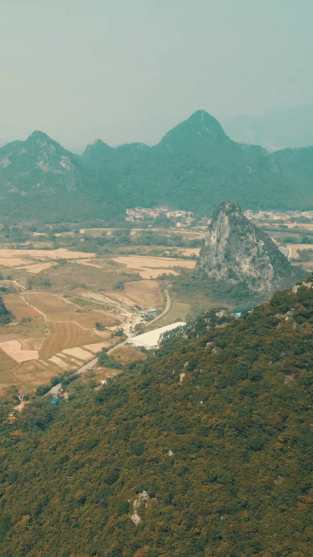 旅游景区广西桂林山水风光竖屏