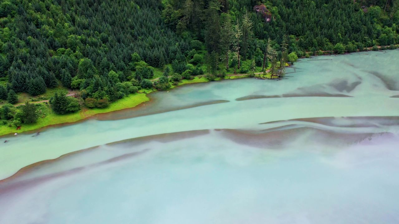 航拍川西莲花湖月亮湾湿地风景