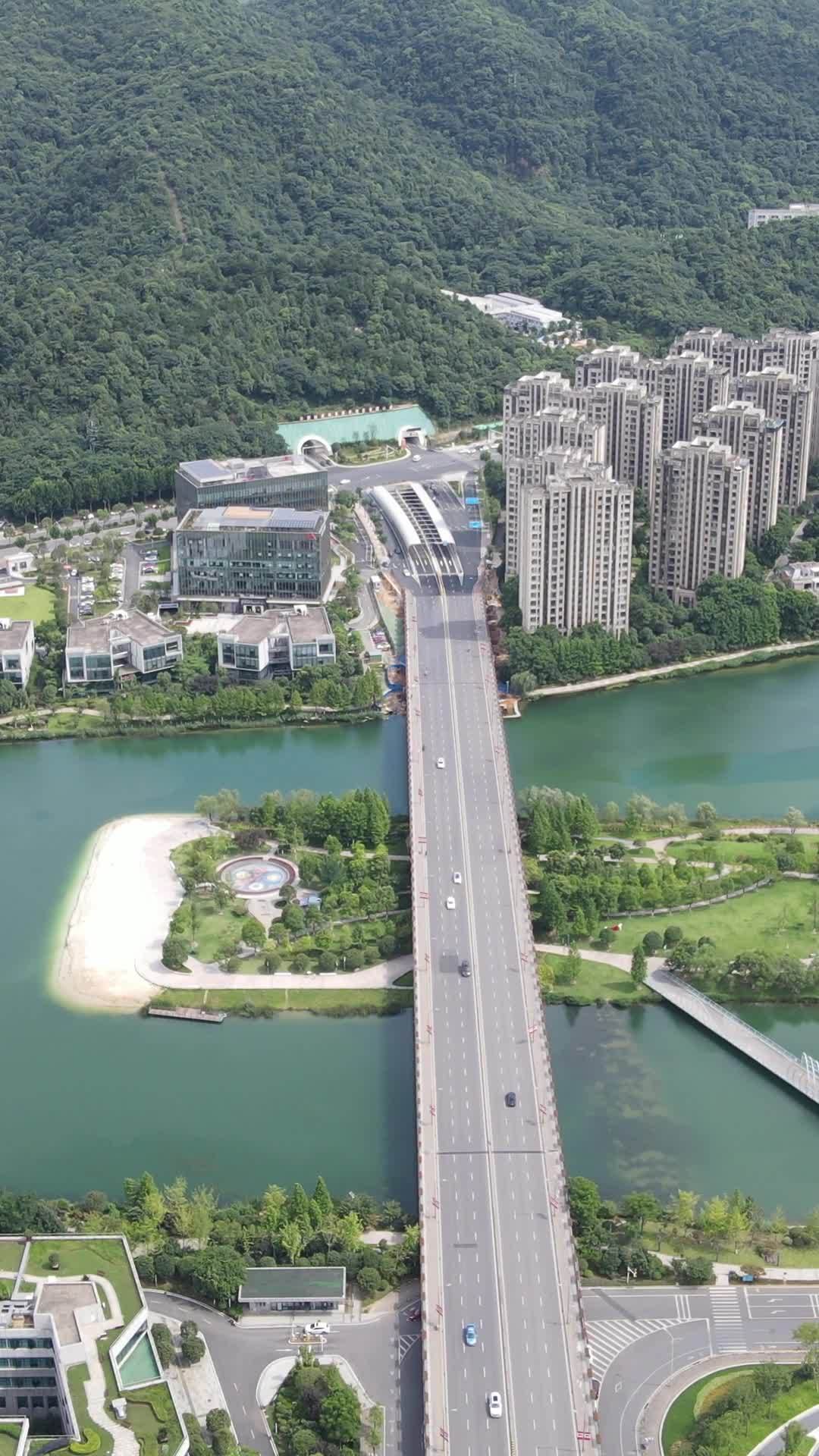 城市绿洲与现代交通